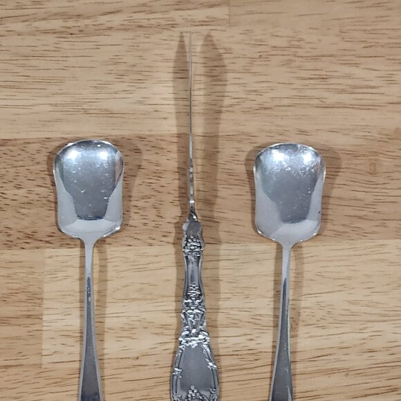 Vintage Silverplate 2-Sugar Spoons EPNS Made in England & 1881 Rogers Bros Knife - Picture 2 of 11